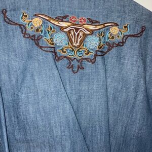 Men's Denim Western Snap Button Down Shirt with Embroidered Steer’s Head (rev).